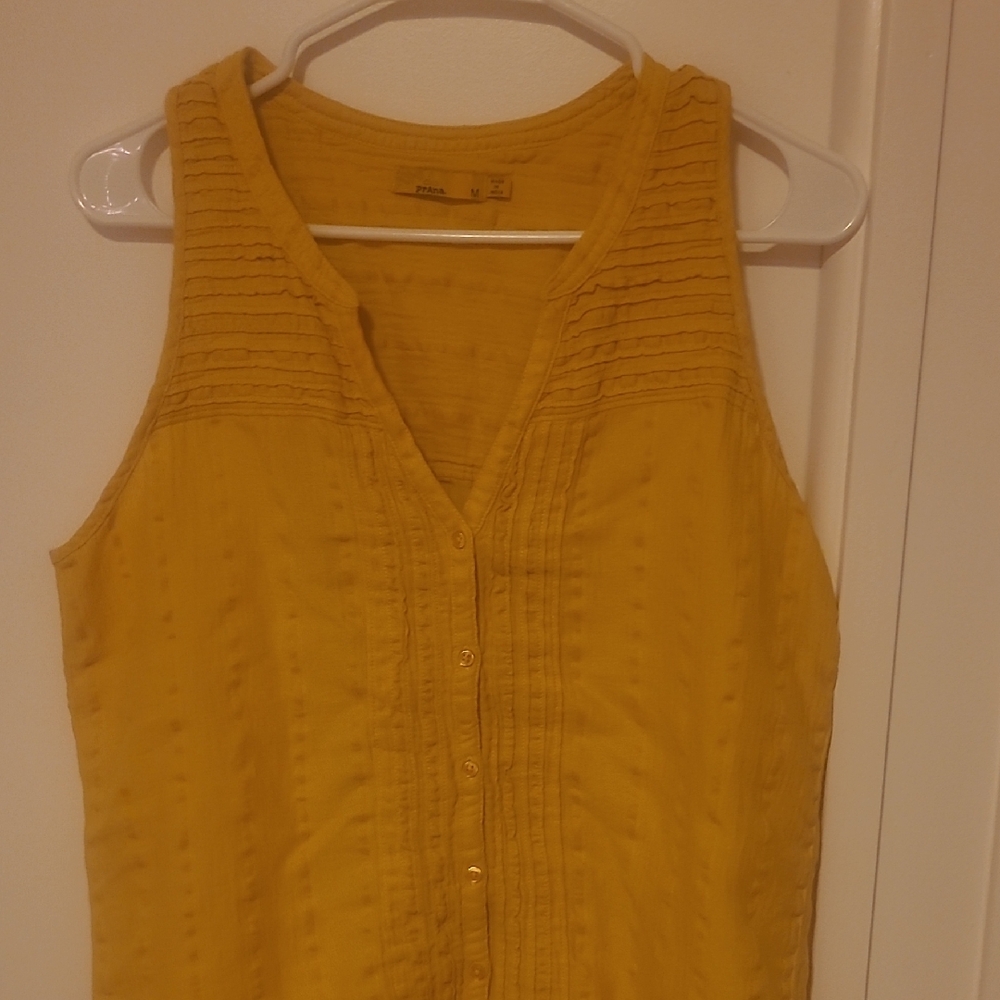 Zara Gold Ribbed Buttoned Tank Top
